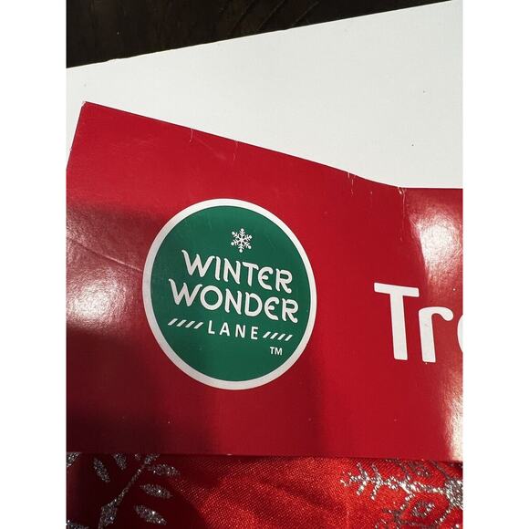 Tree Skirt Christmas Red & Silver Snowflakes 48" TREE SKIRT New! - Picture 7 of 13